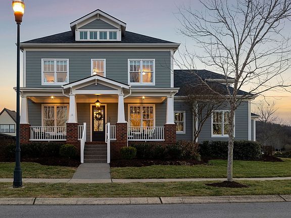 2nd image of 555 Avon River Rd