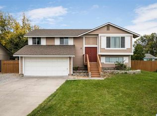 1716 S Rainier Pl, Kennewick, WA