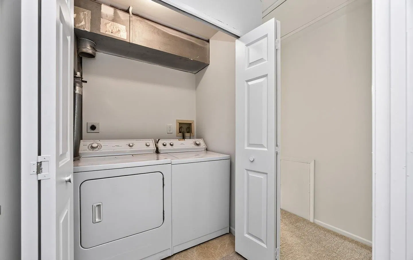 3 bed, 2.5 bath, 1716 sqft, $2,700 — Photo 1