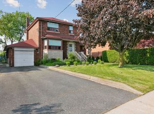 28 Cornelius Pkwy, Toronto, ON M6L 2K3