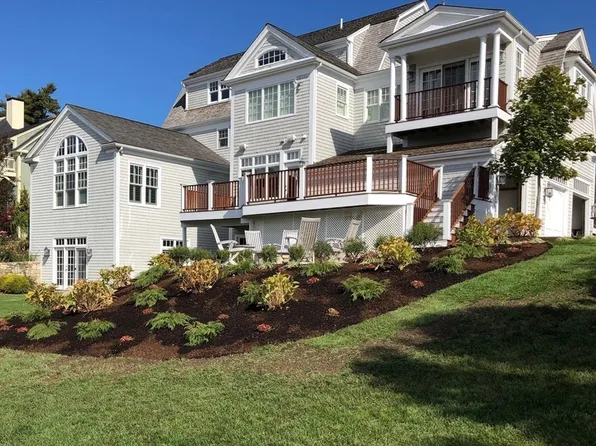 114 Pokanoket Ln, Marshfield, MA 02050