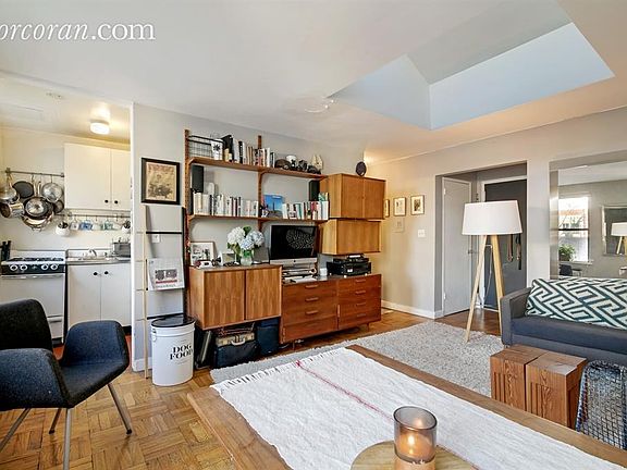 2nd image of 87 Saint Marks Pl APT 4D