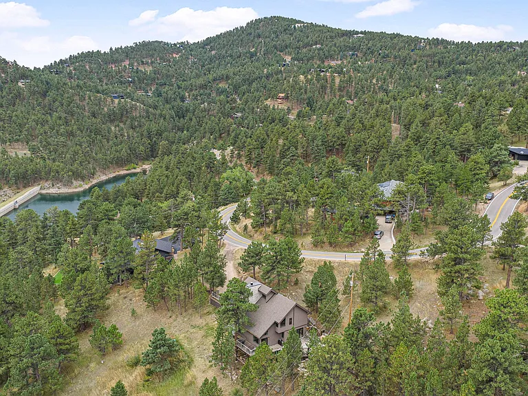 2350 Linden Dr — Photo 17