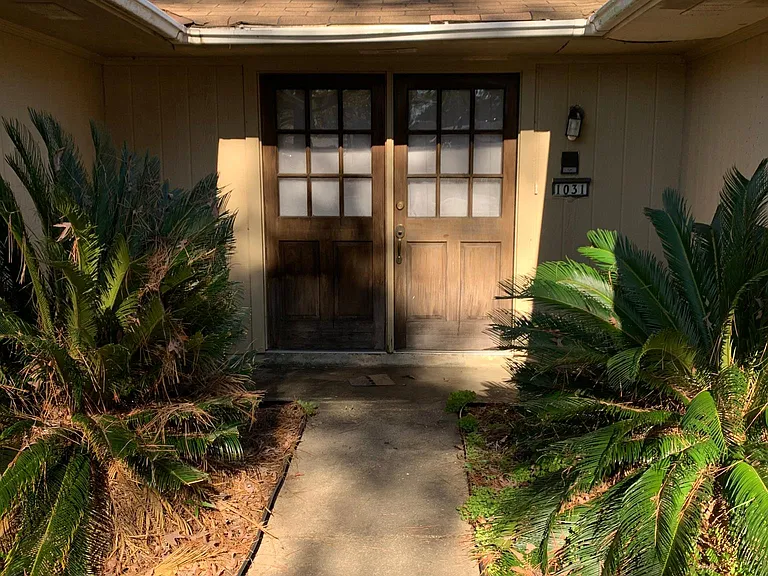 1031 Woodshire Cir — Photo 3