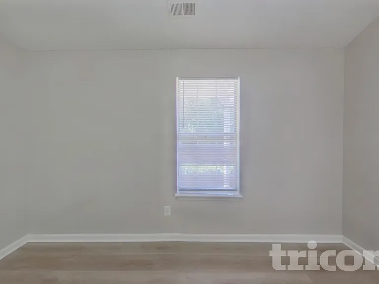 212 Cottonwood Park Dr — Photo 8