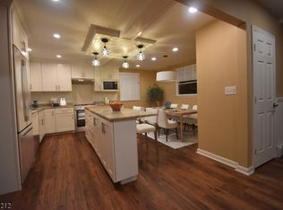 169 Lake Shore Dr W, Hewitt, NJ 07421