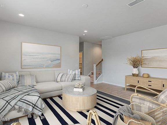 7th image of this home
