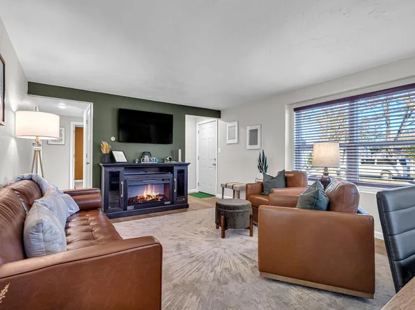 1744 13th AVENUE, Green Bay, WI 54304
