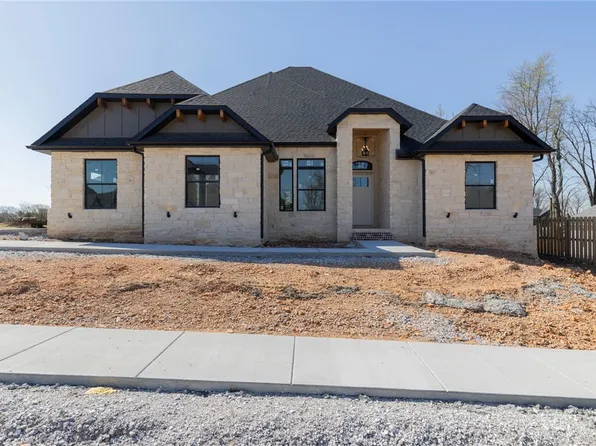 921 Greenhorn St, Bentonville, AR 72712