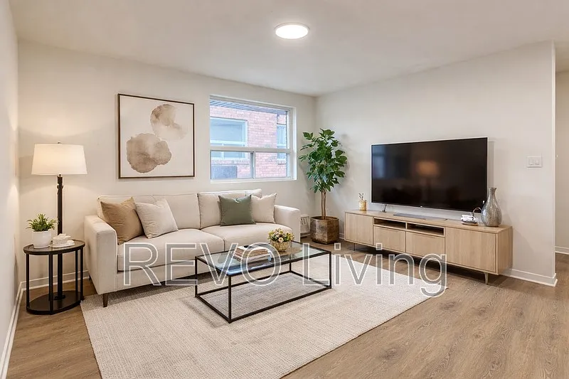 1 bed, 1.0 bath, 502 sqft, $1,900 — Photo 2