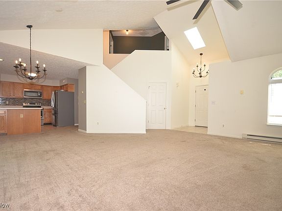5th image of 302 Westberry Cir