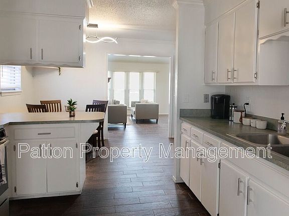 4th image of 5761 Wabash St