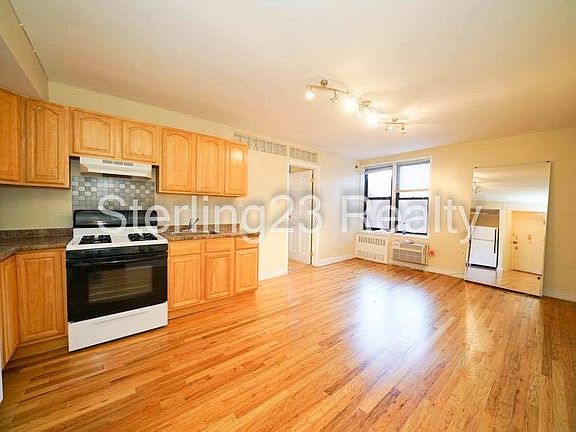 4th image of 25-34 Crescent St #Aa2
