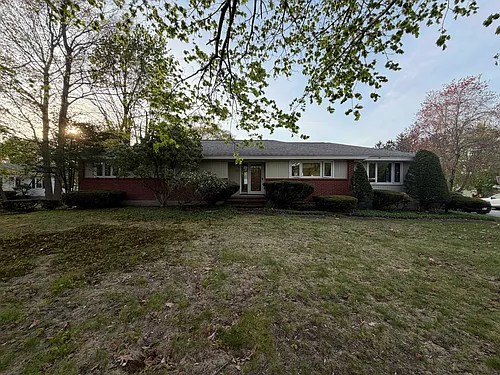 35 Peters St Photo 1