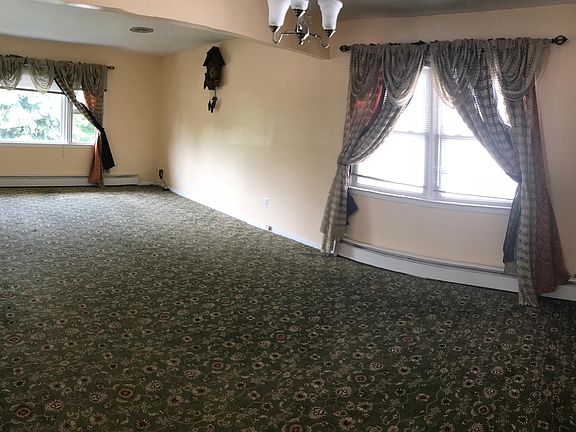 4th image of 338 Oakdale St