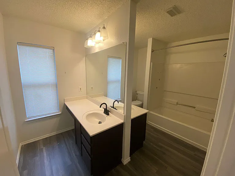 10407 Stone Creek Pl — Photo 6