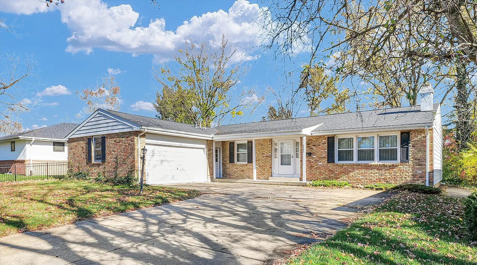 2504 Combes St photo 1