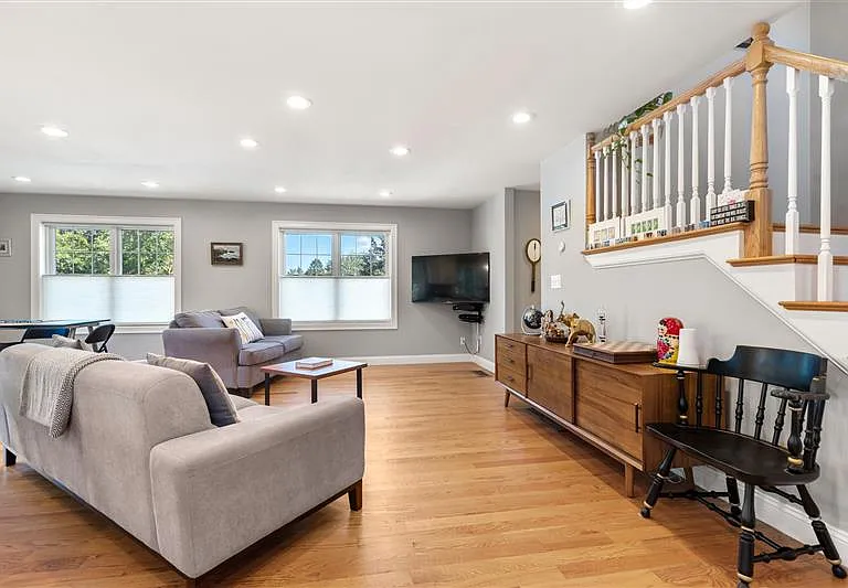 28 Park Ave #1 — Photo 1