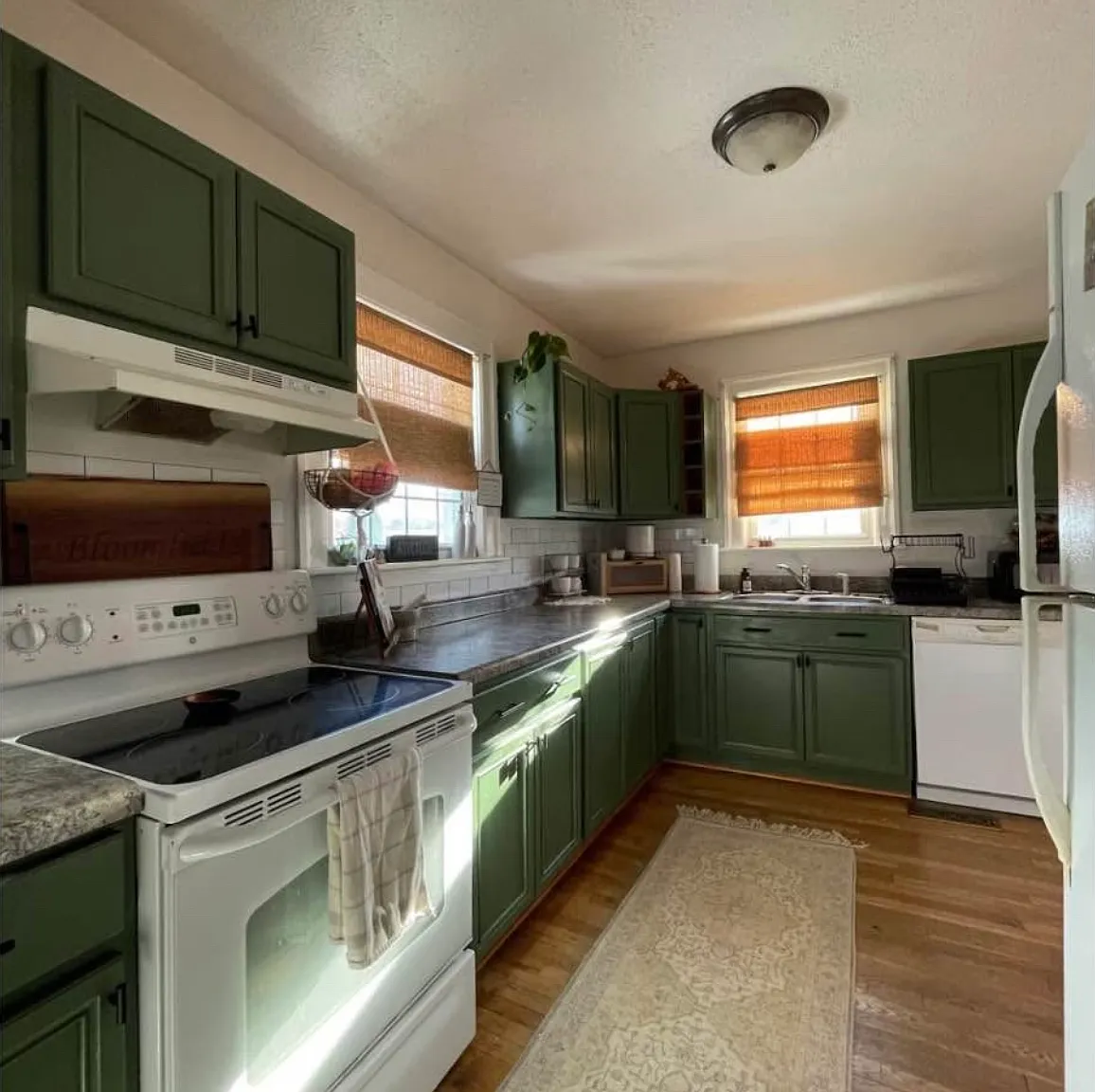 3 bed, 1702 sqft, $1,900 — Photo 3