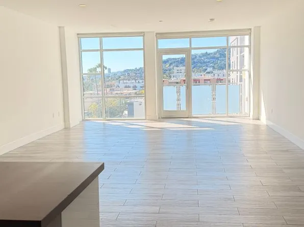 La Brea Regency LLC, 1616 N La Brea Ave, Los Angeles, CA 90028