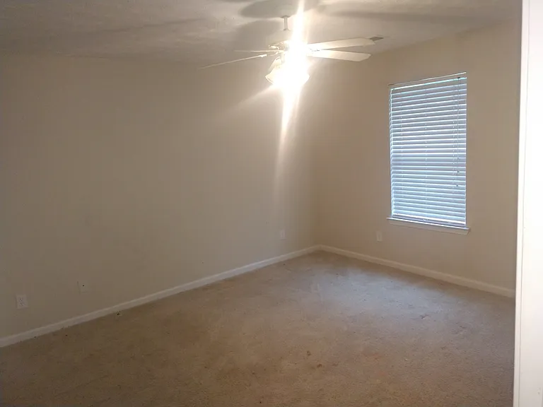 225 Apple Valley Rd — Photo 10