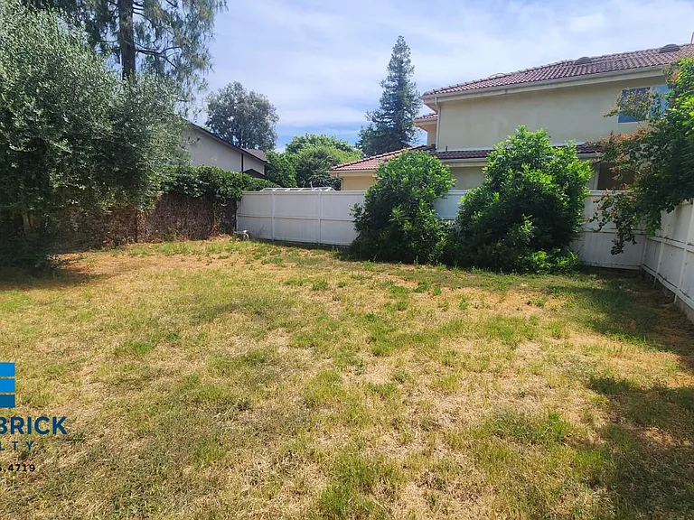 6182 Yolanda Ave — Photo 22