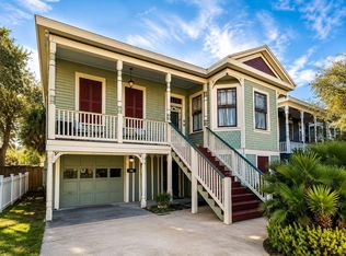 1515 33rd St #UP, Galveston, TX 77550