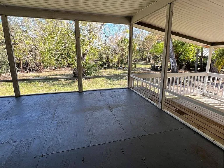 50 Palm Dr — Photo 22