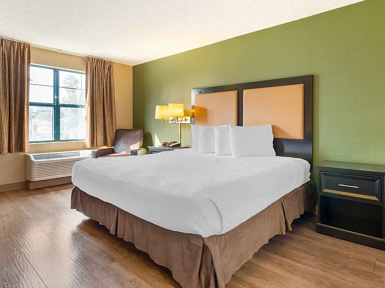 Studio Suite - 1 Queen Bed