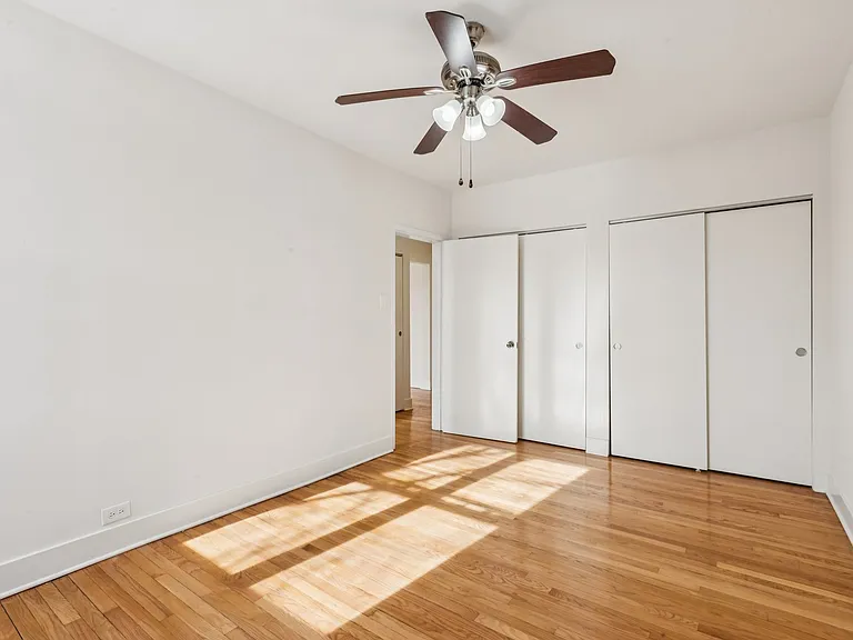 Primary Bedroom (double closet)