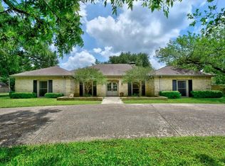 1200 Magnolia Ave, Lockhart, TX 78644