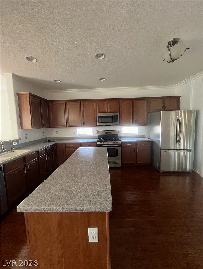 3 bed, 3.0 bath, 1944 sqft, $1,950 — Photo 4