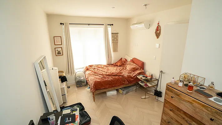 Rented by Nooklyn NYC LLC | media 16