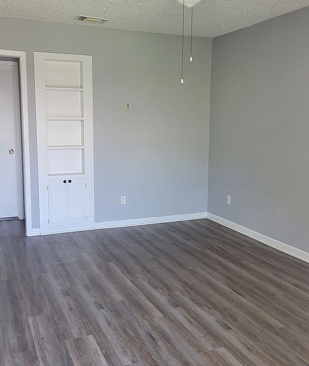 1st image of 502 Mary St #204