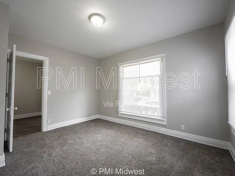 538 W 29th St #B — Photo 43