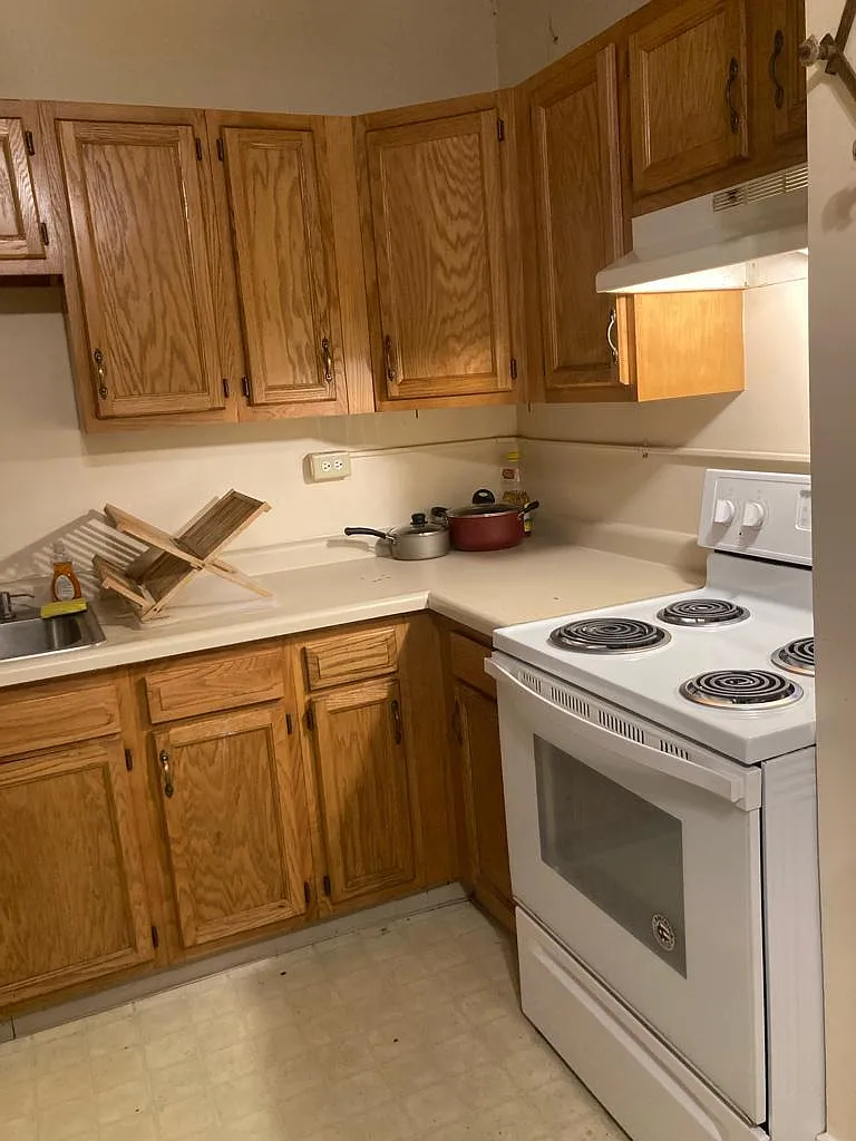 2 Private Furnished Rooms Available. Perfect Purdue Student Housing Steps from Campus & Downtown! — Photo 2