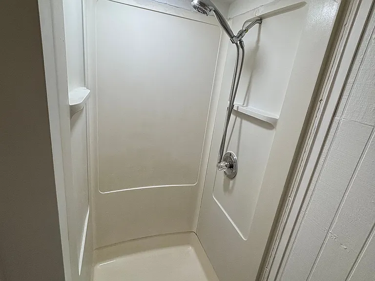 1554 1st St #BASEMENT — Photo 5