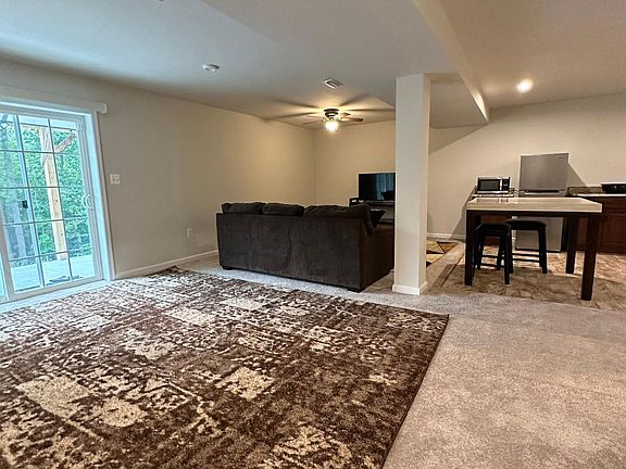 5th image of 5022 Birch Cir