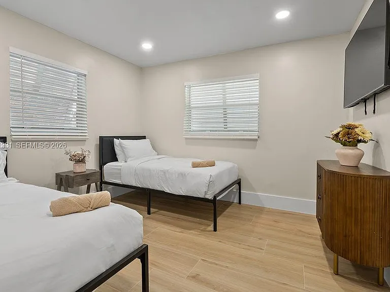 736 Prosperity Farms Rd — Photo 4