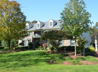 10 Dean Ct, West Windsor, NJ 08550