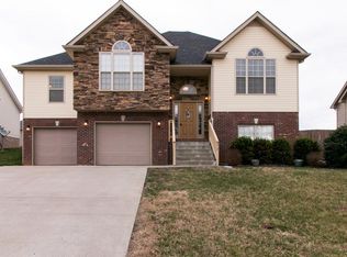 717 W Accipiter Cir, Clarksville, TN