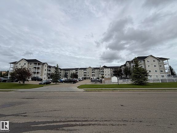 4th image of 4309 33rd St #301