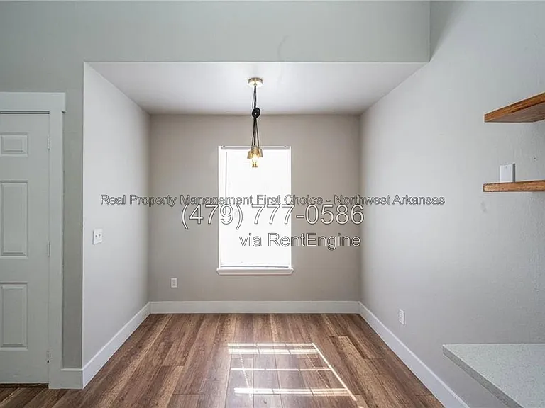 2407 W Ash St — Photo 9