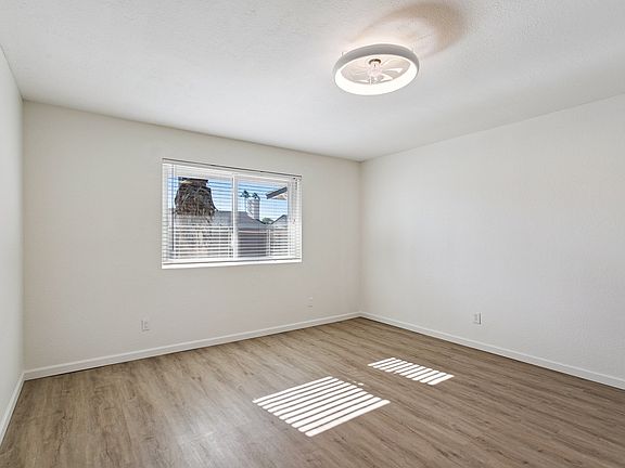 4th image of 4915 E Everett Dr