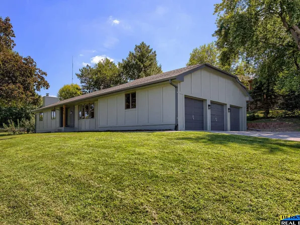 8029 Himebaugh Ave, Omaha, NE 68134