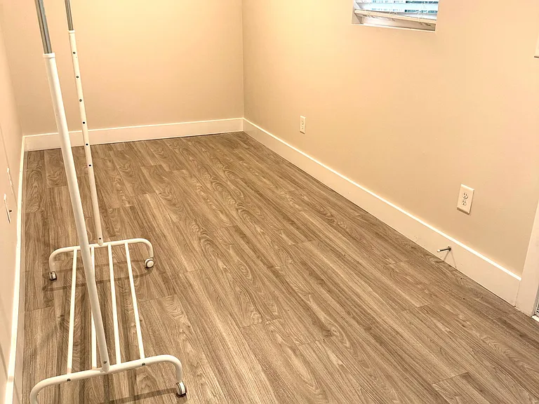 733 Taylor Ct NE — Photo 10