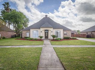 105 Pleasant Lake Dr, Youngsville, LA 70592