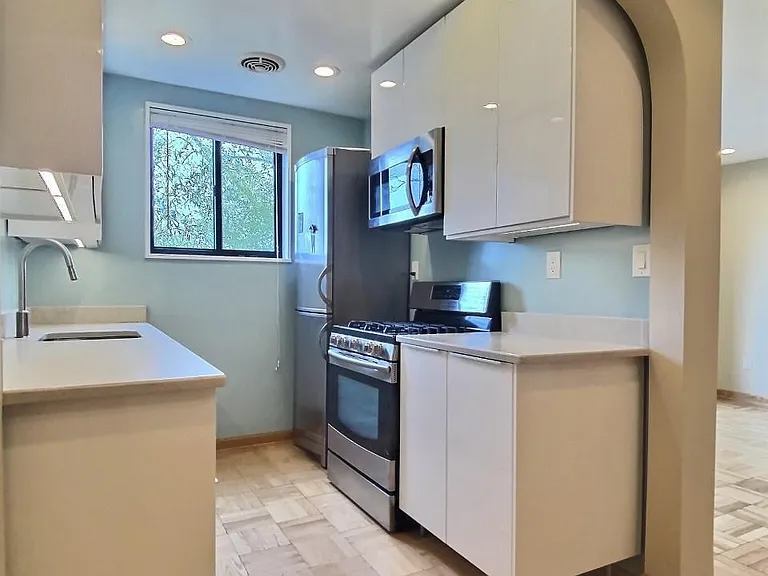 5112 Macarthur Blvd NW #111 — Photo 8