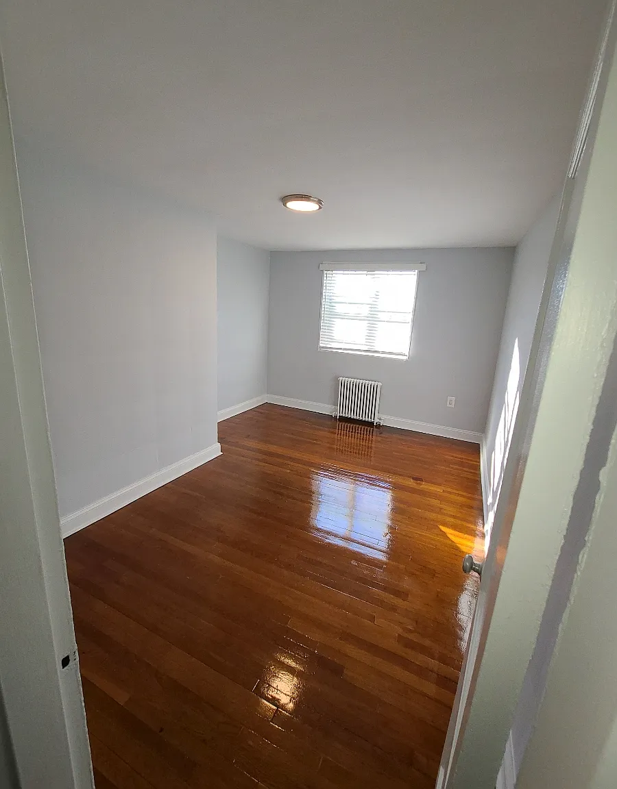 Spacious 2br, Rent Special!! — Photo 3