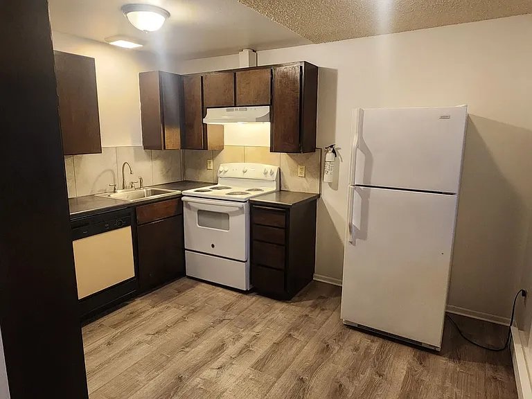 504 N Walker St #3 — Photo 6